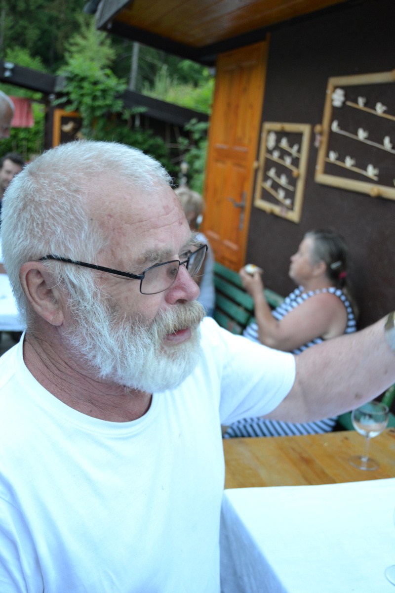 padesát 255 6.6. 2015